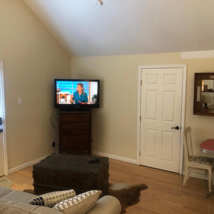 フレデリックスバーグ Dry Creek Bed & Breakfast エクステリア 写真
