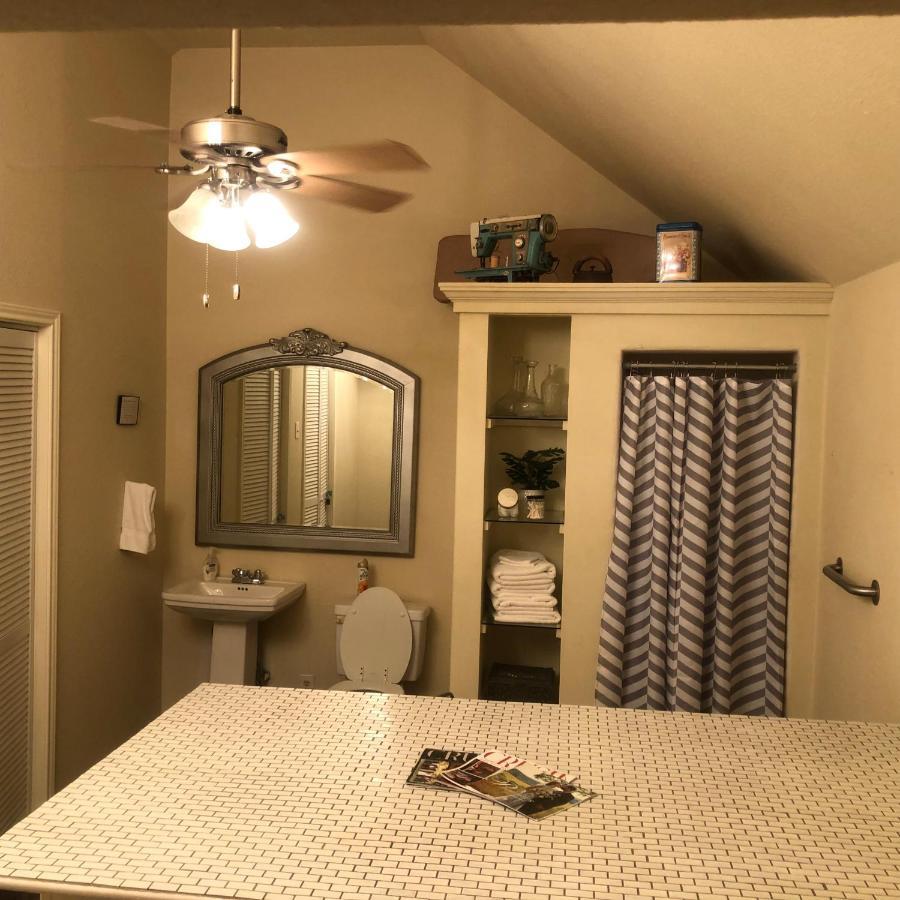 フレデリックスバーグ Dry Creek Bed & Breakfast エクステリア 写真