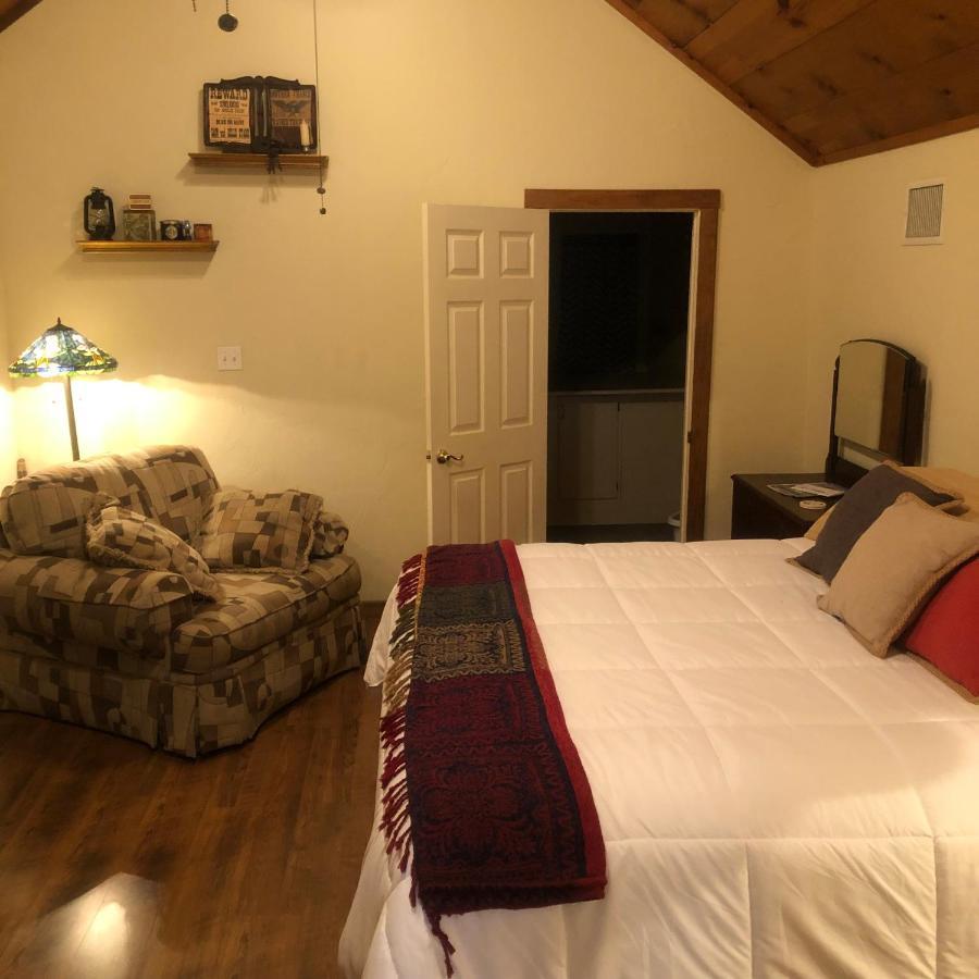 フレデリックスバーグ Dry Creek Bed & Breakfast エクステリア 写真